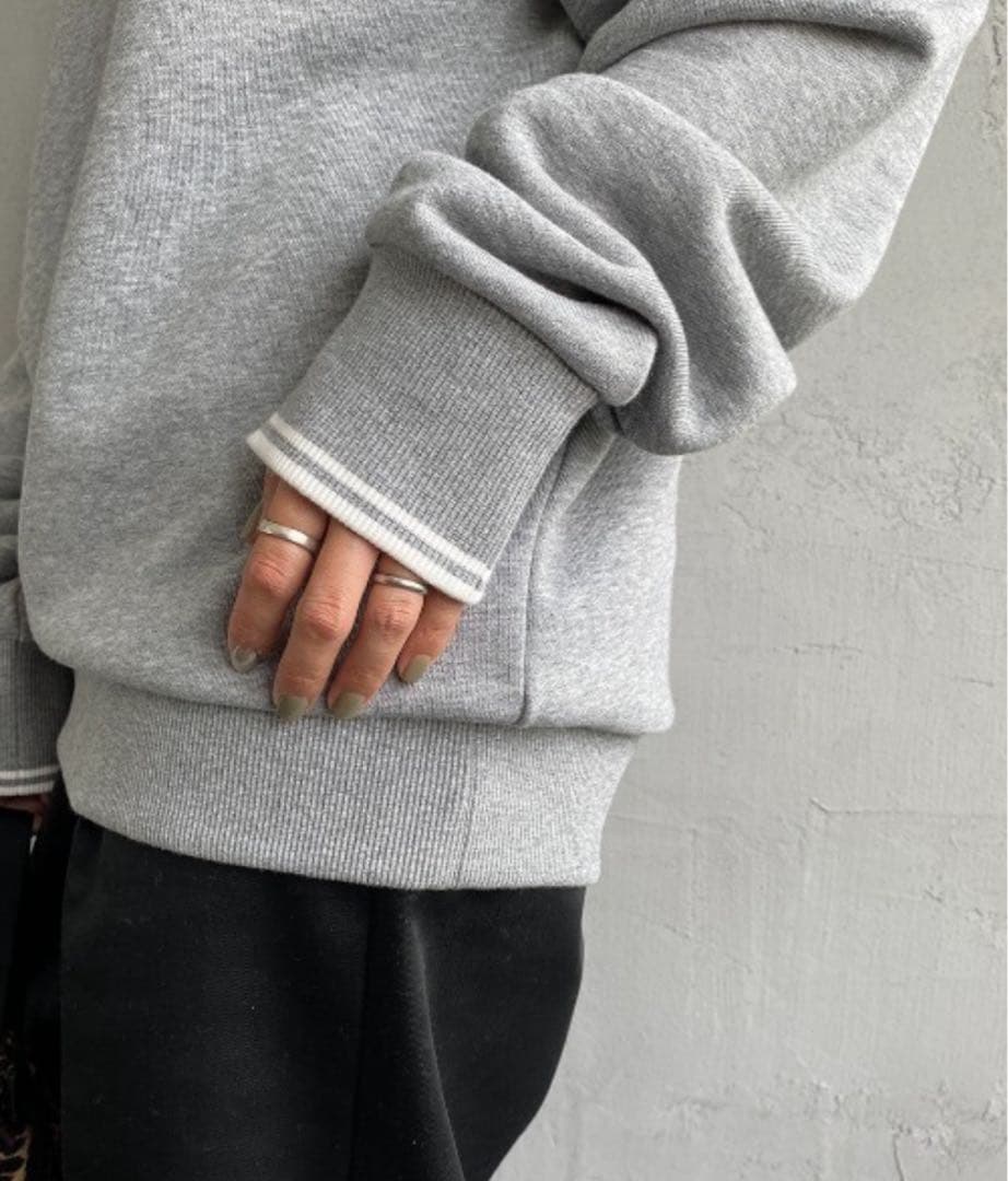 h*r様 FRED PERRYワンポイントロゴ刺繍 クルーネックスウェット