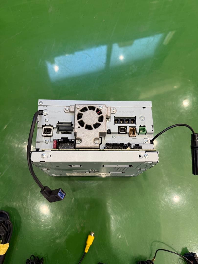 Carrozzeria AVIC-ZH0007 カーナビ　カロッツェリア