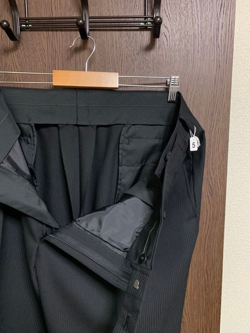 希少K5新品未使用！無地調ブラックシングルスーツ！経済的ウォッシャブル！年間定番