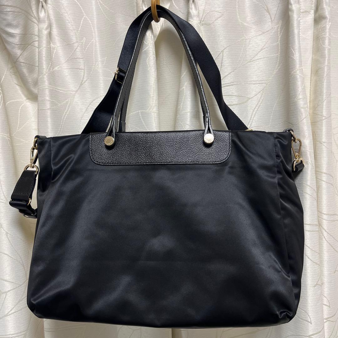 超美品ラシット今期A4入るポケット多数三層構造メタルロゴ2wayバッグ