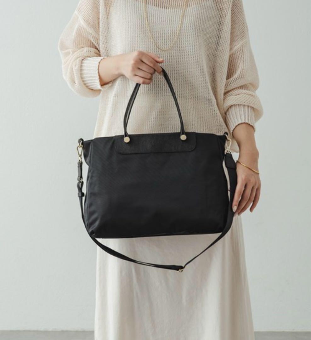 超美品ラシット今期A4入るポケット多数三層構造メタルロゴ2wayバッグ