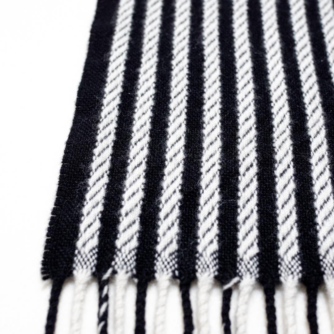 SAINT LAURENT メンズマフラー 白黒 ストライプ