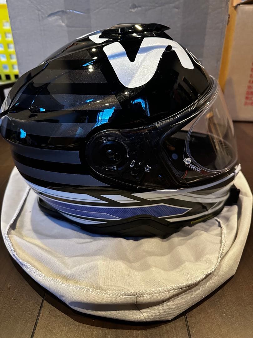 SHOEI フルフェイスヘルメット ブラック/ホワイト　SENA SRL2内蔵