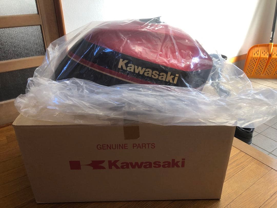 Kawasaki タンク 赤黒キャンディーカラー
