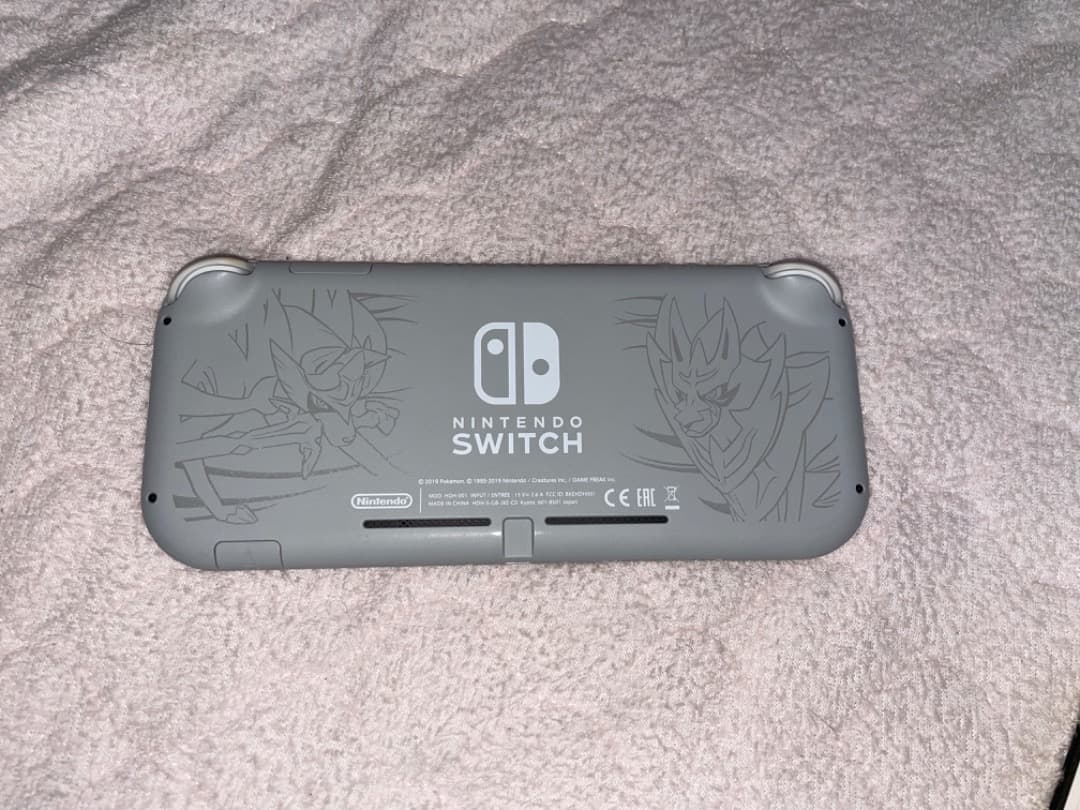 Nintendo Switch lite:ザシアン・ザマゼンタ