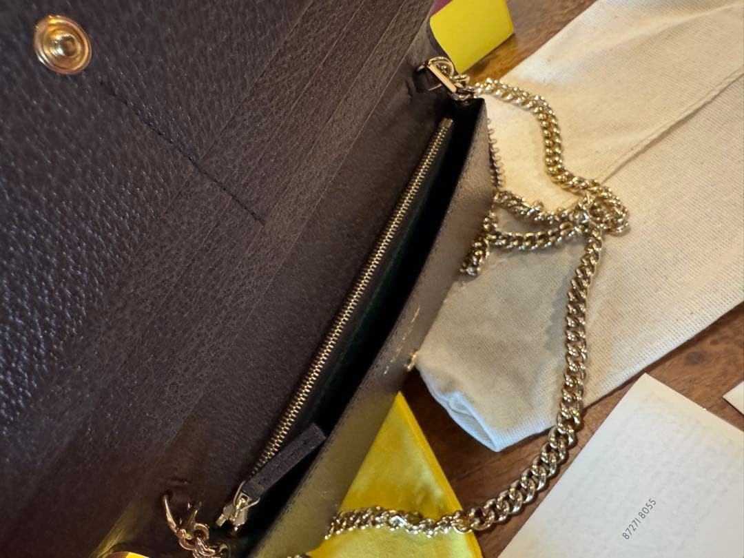 【ねこあるく】GUCCI Adidas グッチ　アディダス　チェーン