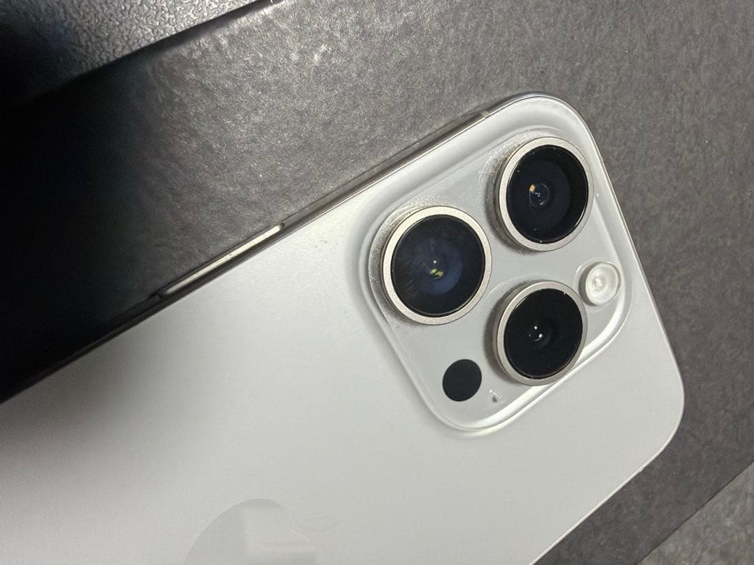 Apple iPhone 15 Pro 256GB ナチュラルチタンニウム