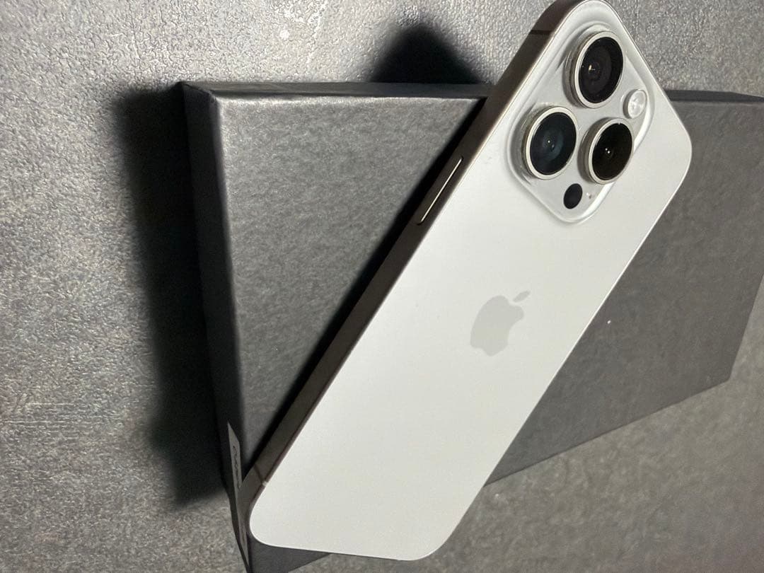 Apple iPhone 15 Pro 256GB ナチュラルチタンニウム