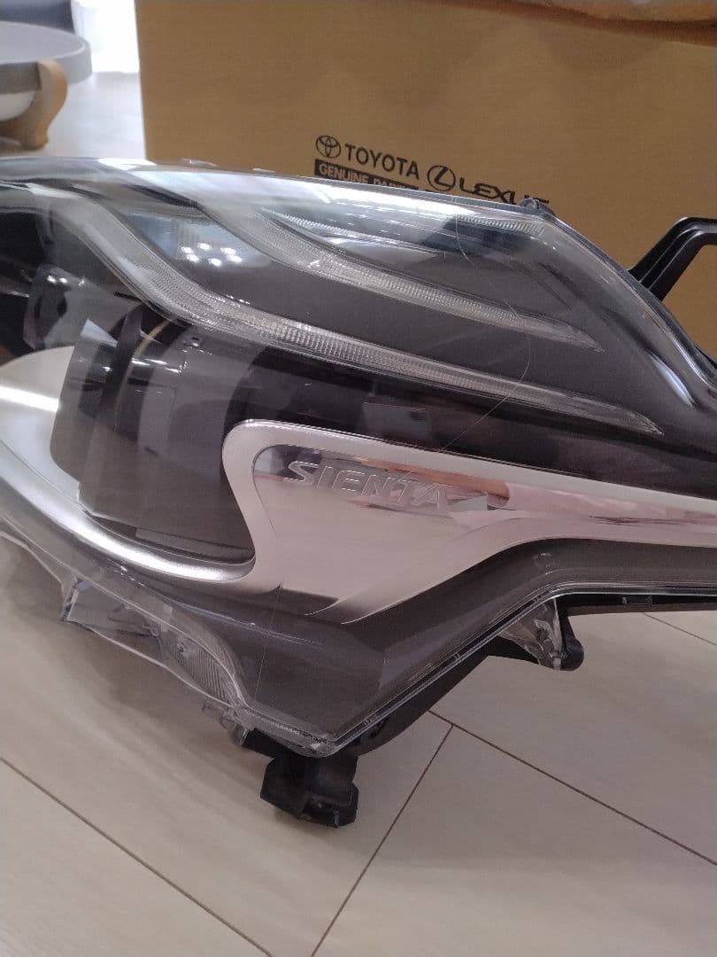 トヨタ シエンタ　 ヘッドライト