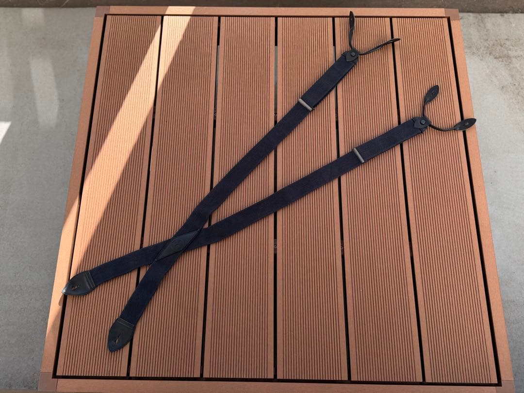 ナイジェル・ケーボン サスペンダーネイビー