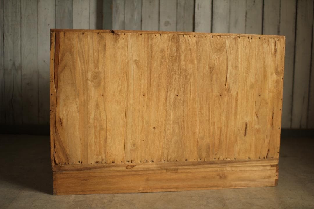 古い木製の引き出し4杯　チェスト　桐箪笥　昭和レトロ　タンス　古家具　古民家