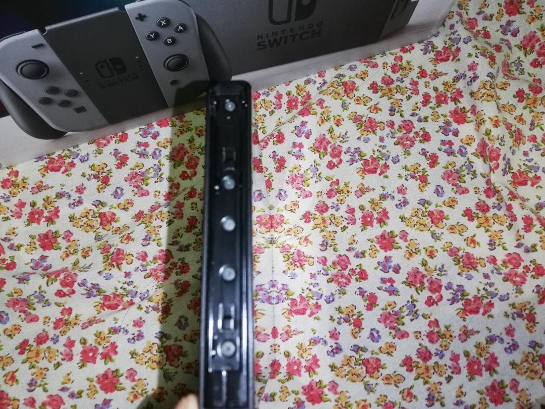 任天堂 ニンテンドー スイッチ 本体のみ HAC-001 2018年製 動作品！