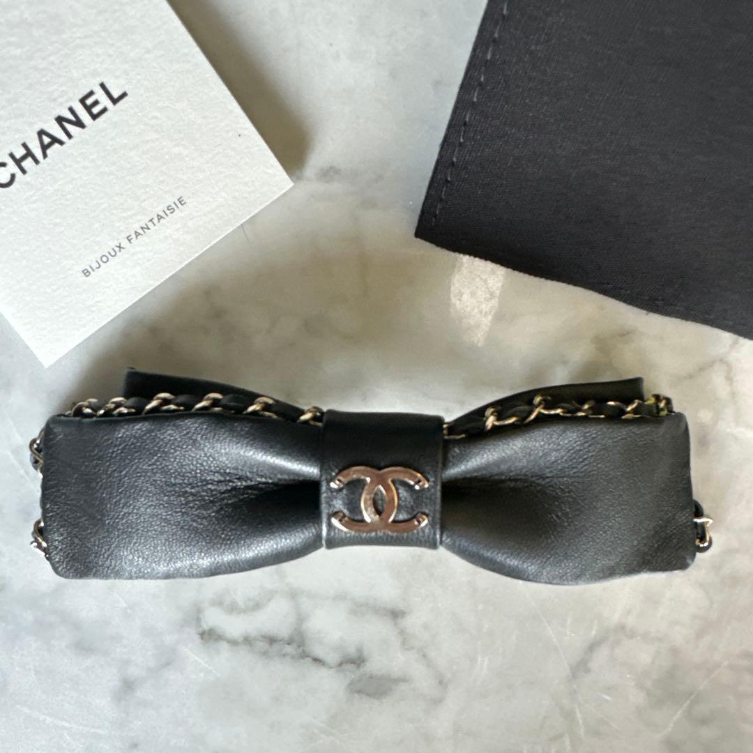 CHANEL シャネル チェーン リボン バレッタ ヘアアクセサリー 黒皮リボン