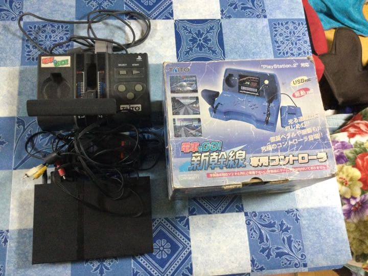 電車でGoソフト、コントローラー、PS2本体、攻略本セット。