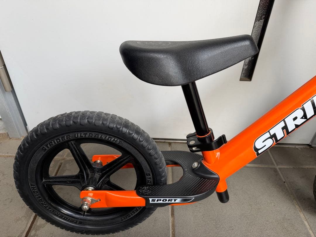 【使用少】STRIDER ストライダー　オレンジ　スポーツ　ロングポスト付