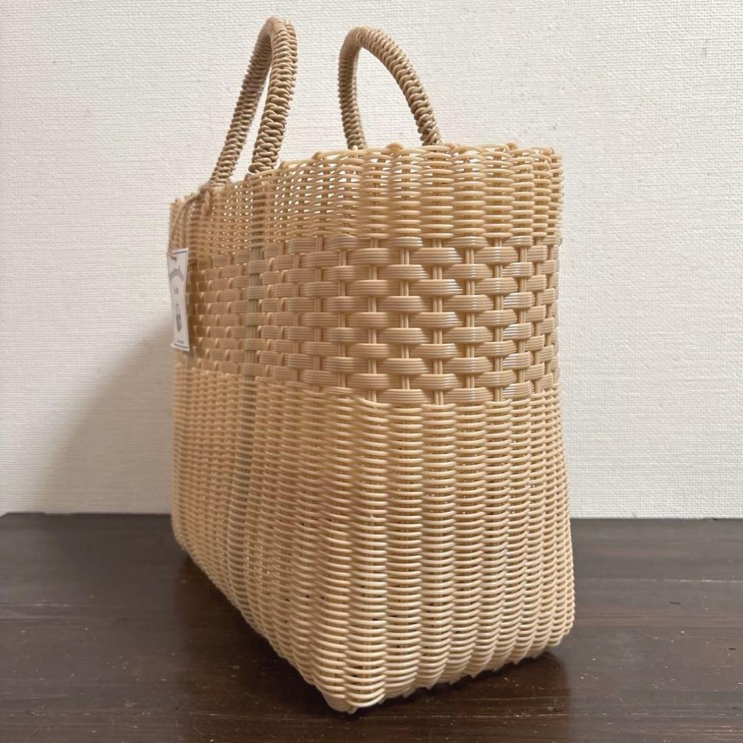 新品 Diminutivo チューブシリーズ 正方形L ナローソリッド です♩