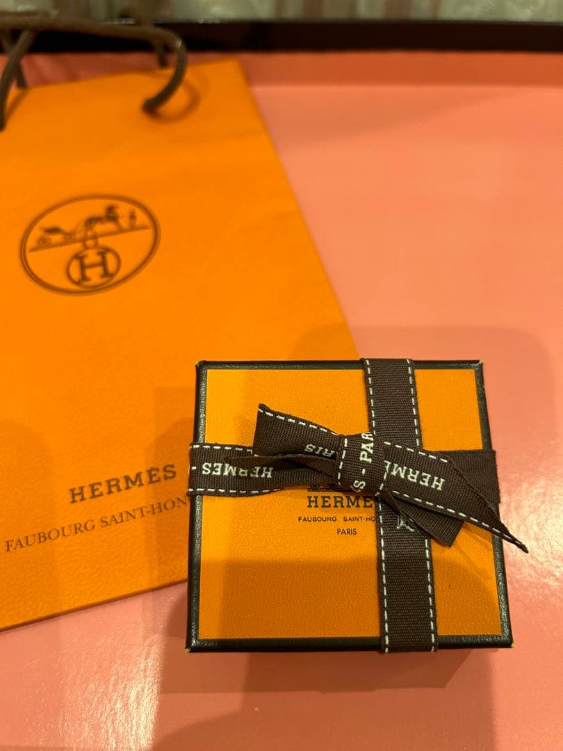 HERMES エルメス　オレンジ レザーバングル