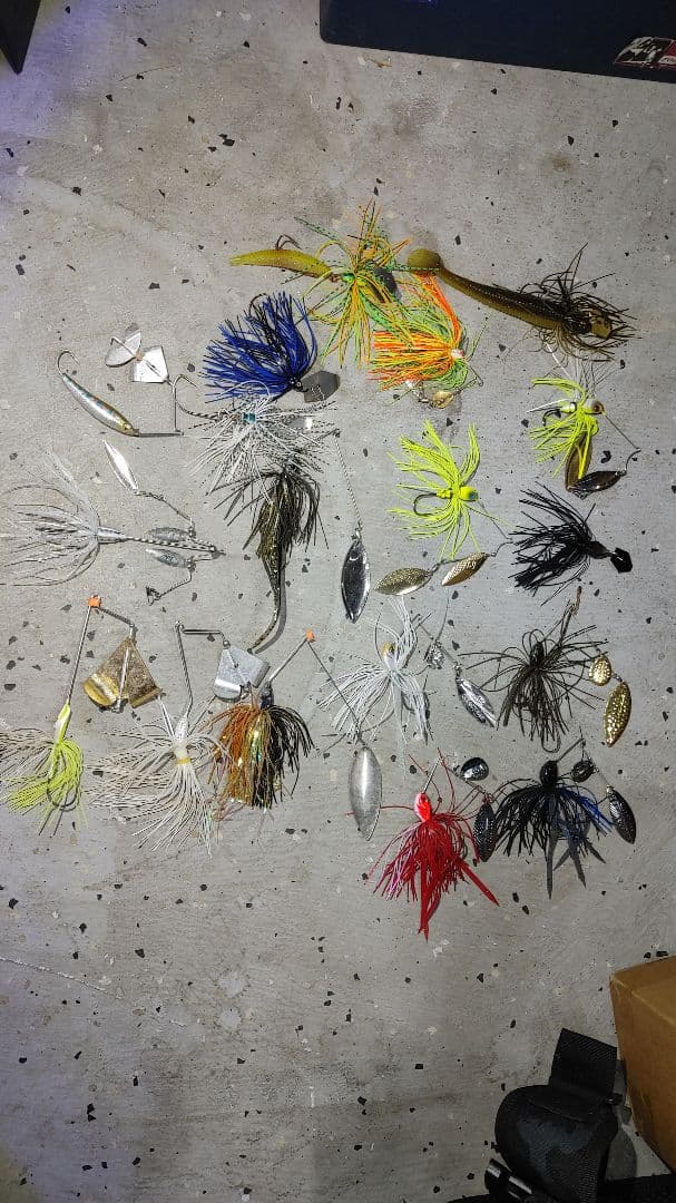 バスルアー　タックルボックス4つ　予備品　全て付けます　引退　レイドジャパン　等