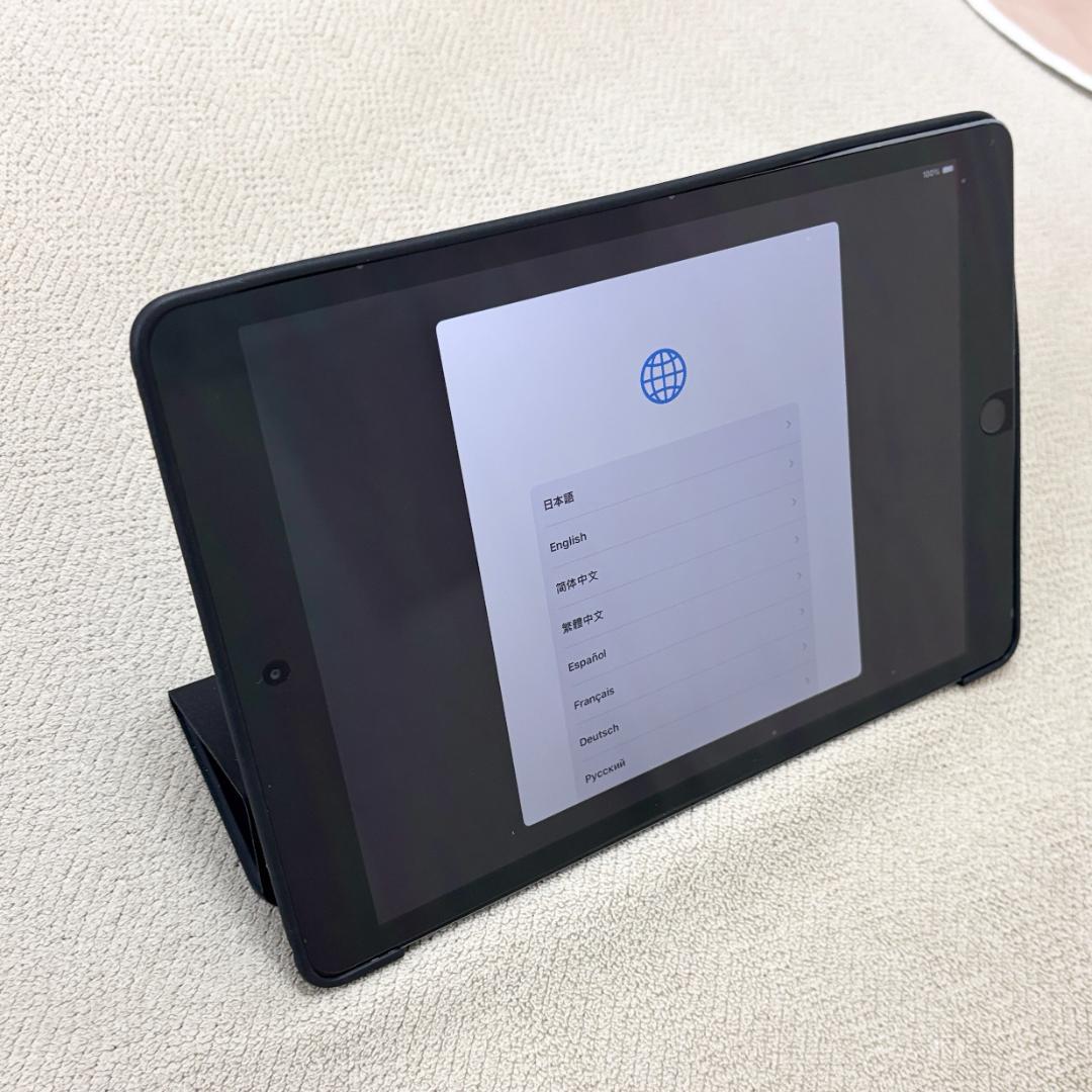 iPad Wi-Fi 32GB - スペースグレイ（第7世代）カバー付き