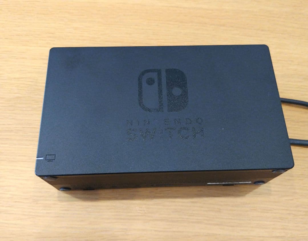 Nintendo Switch 本体 ピンク／緑