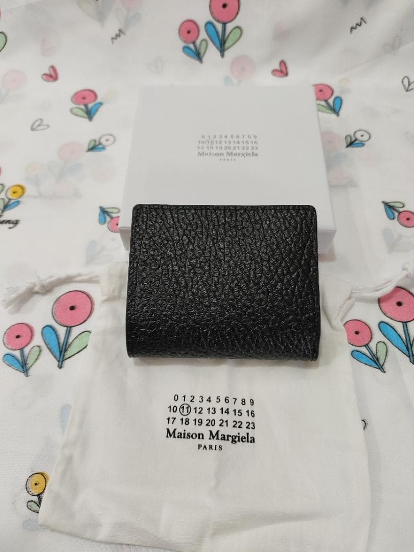 箱あり　折り財布　ブラック