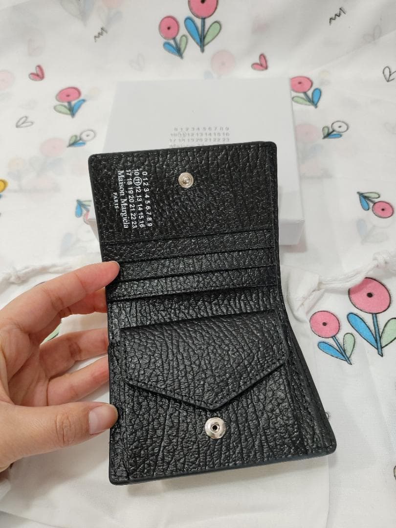 箱あり　折り財布　ブラック