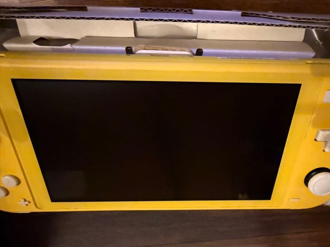 Nintendo Switch Lite イエロー 本体 箱・充電器付き