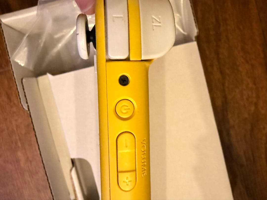 Nintendo Switch Lite イエロー 本体 箱・充電器付き