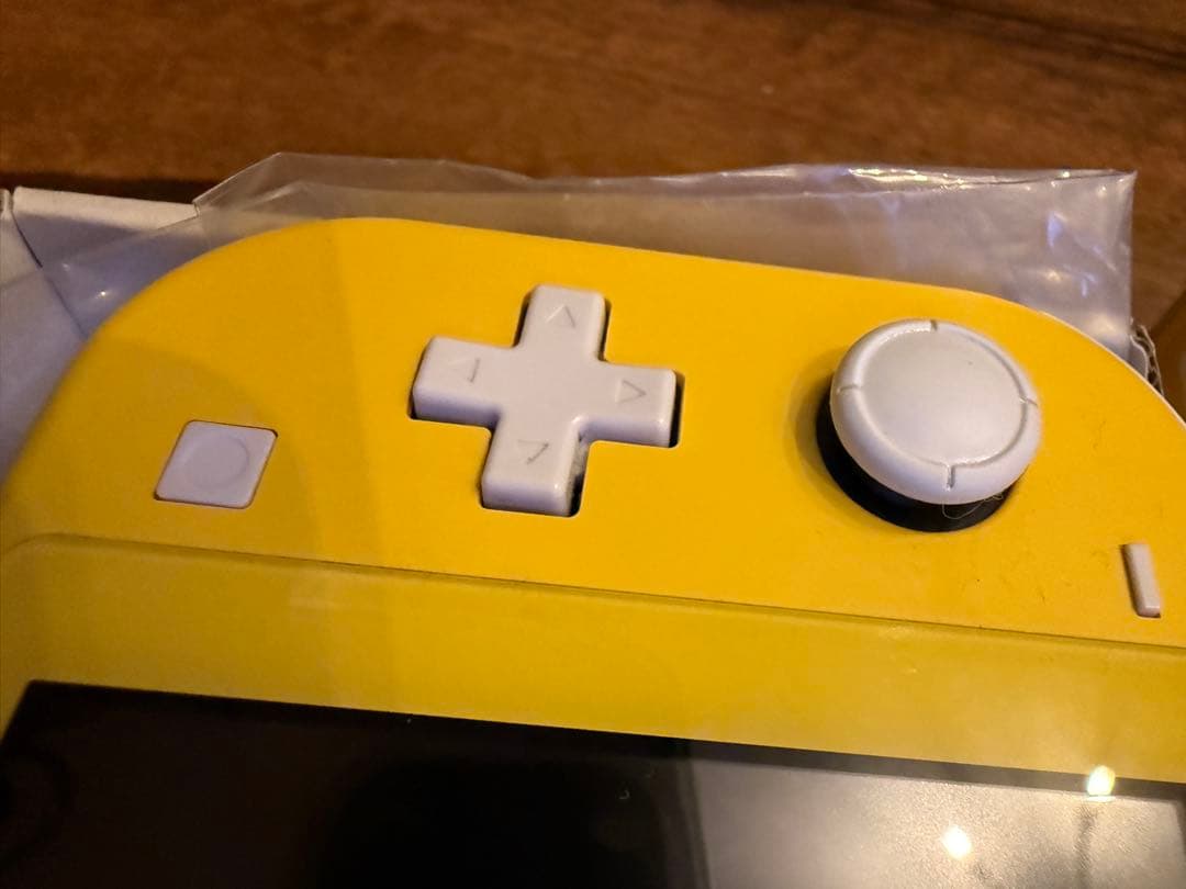 Nintendo Switch Lite イエロー 本体 箱・充電器付き