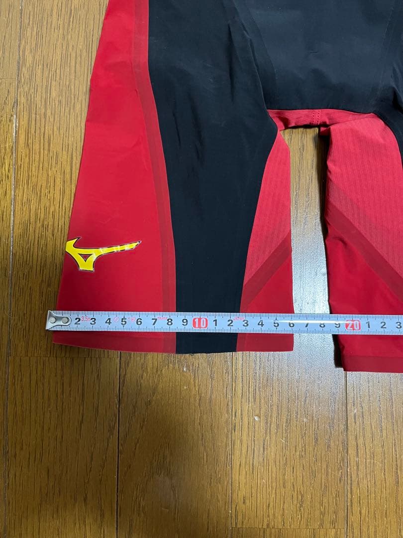 【新品同様】ミズノ 男子競泳水着 XS FINAマーク 大会用