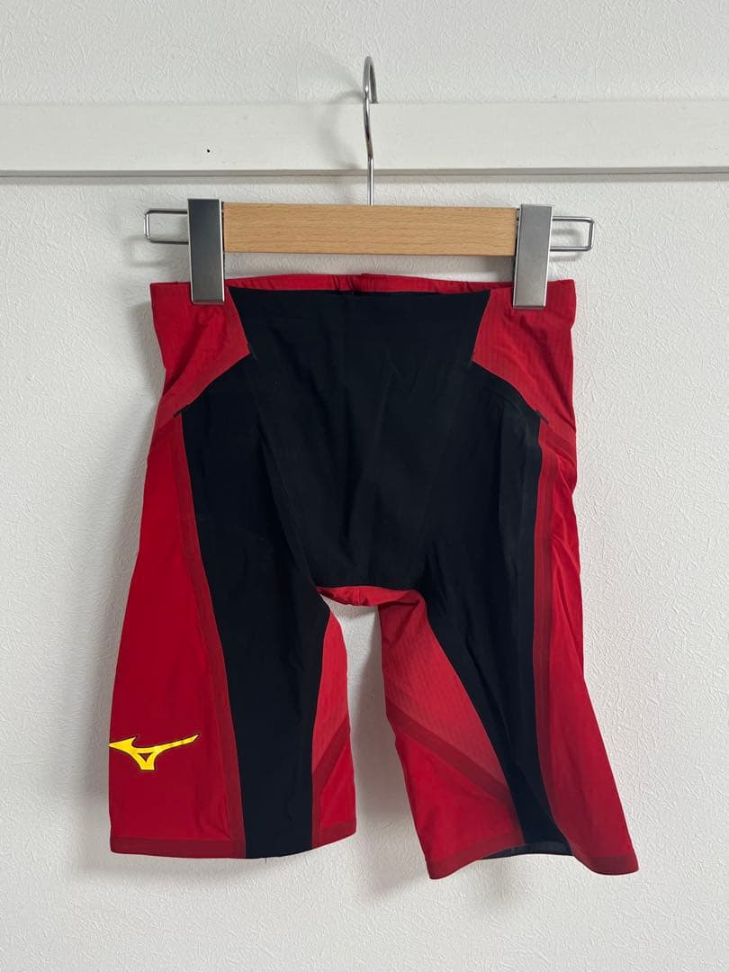 【新品同様】ミズノ 男子競泳水着 XS FINAマーク 大会用