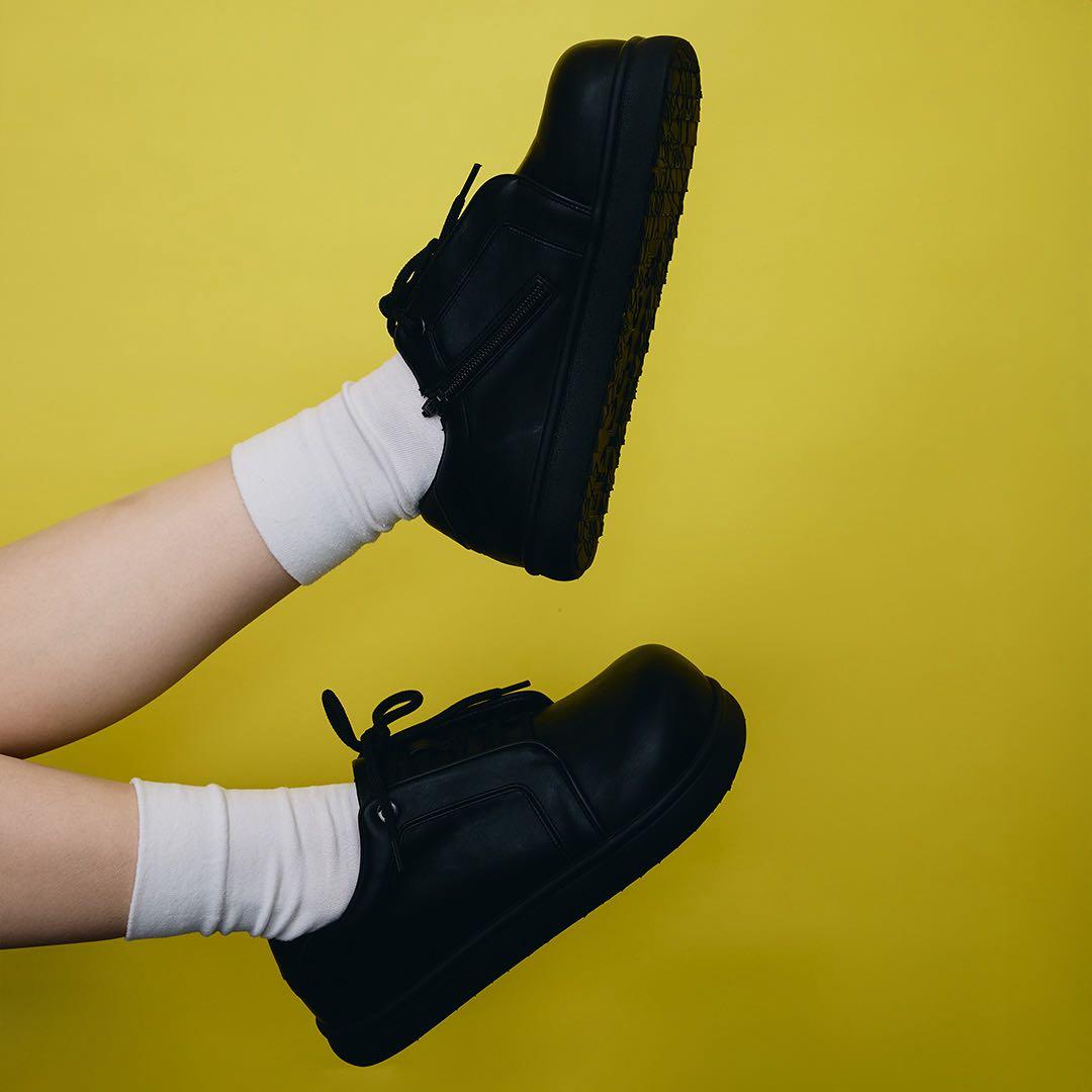 【正規品】ラクバキ　Racbaki コートスニーカー 黒 M