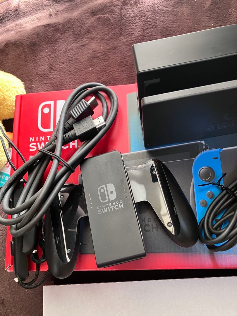 ♡*♡様 Nintendo Switch 本体 赤/青 Joy-Con付き