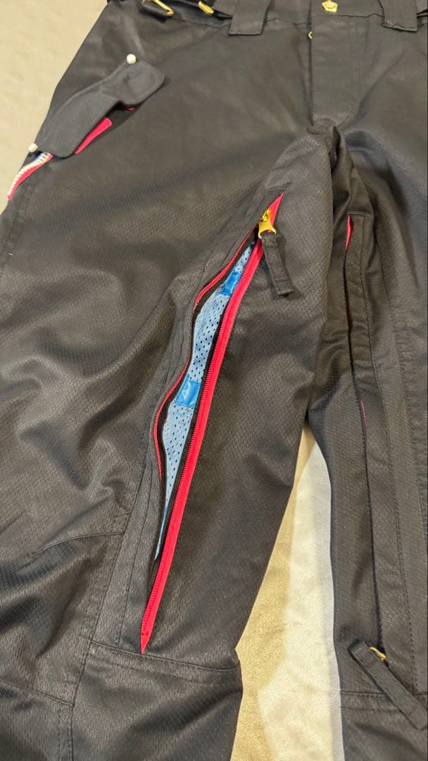 美品　swivel スノボウェア　11号　ディズニー　コラボ