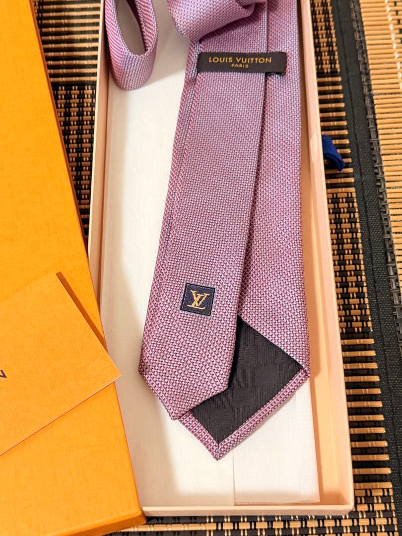 新品未使用ルイヴィトンネクタイ