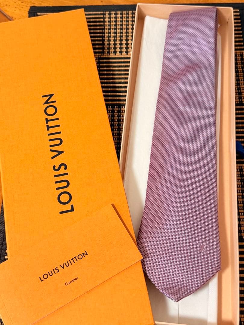 新品未使用ルイヴィトンネクタイ
