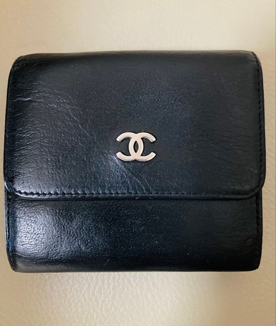 CHANELココマーク二つ折り財布ブラックリペア済み