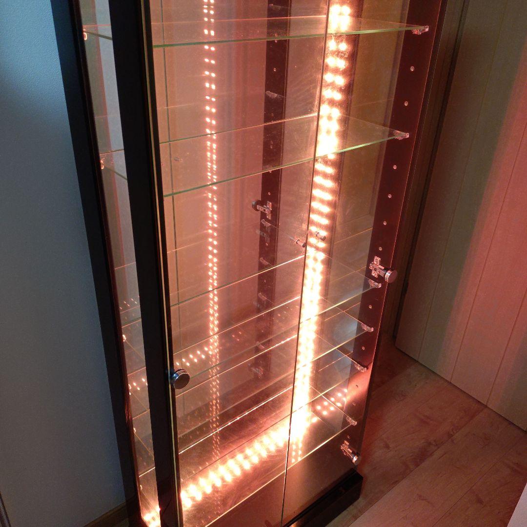 LEDライト、鍵付きコレクションケース 7段