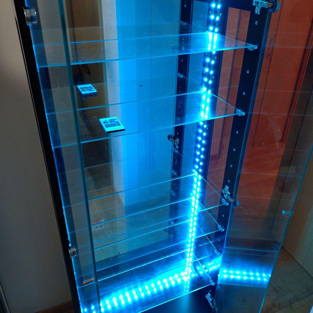 LEDライト、鍵付きコレクションケース 7段