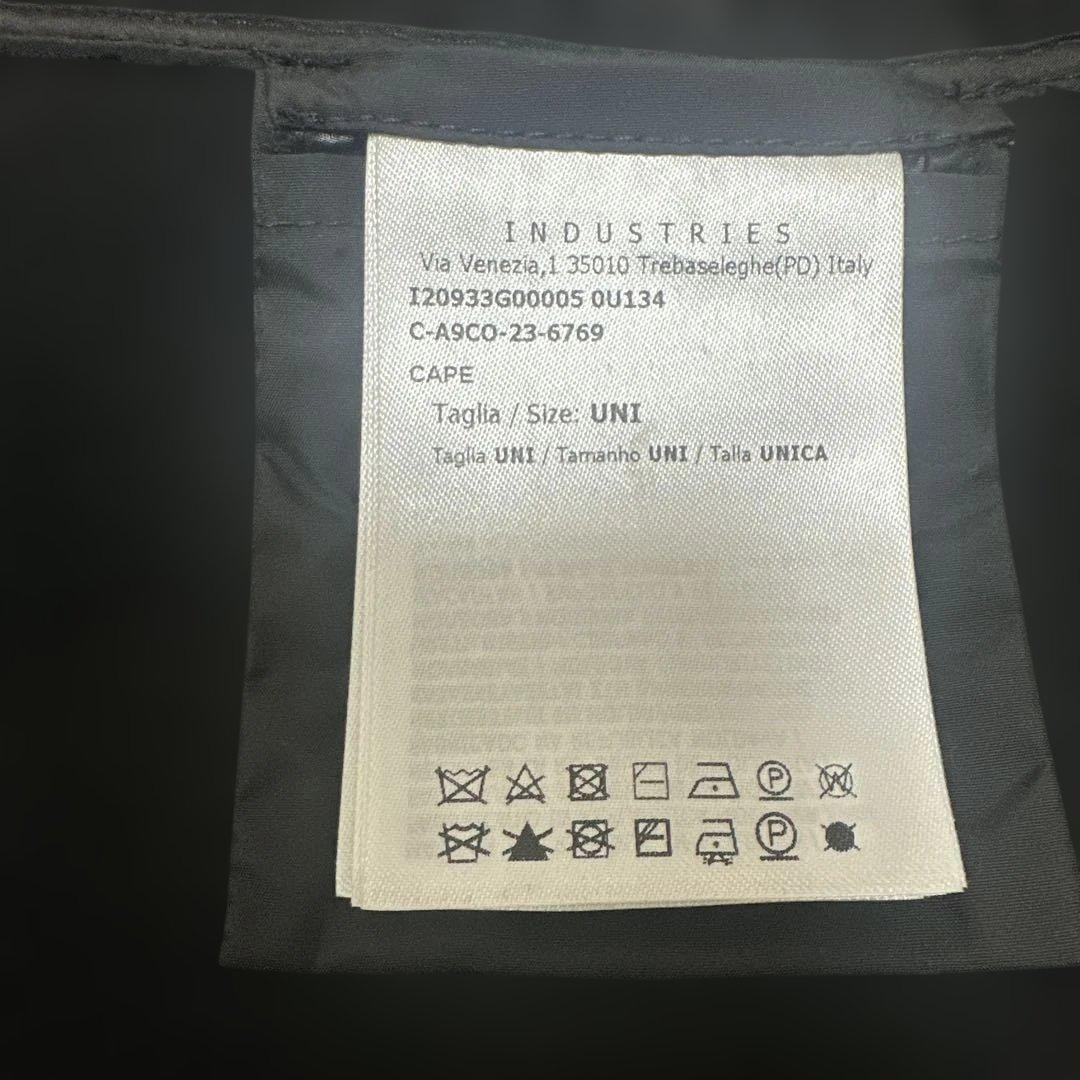 モンクレールポンチョ