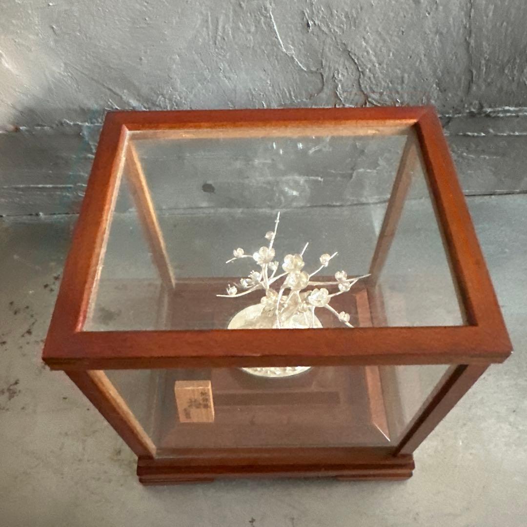 銀製 梅の木の彫刻 ガラスケース付き　光則作