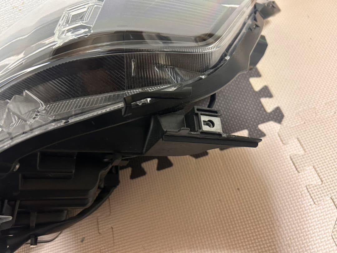 80ヴォクシー後期　左ヘッドライト