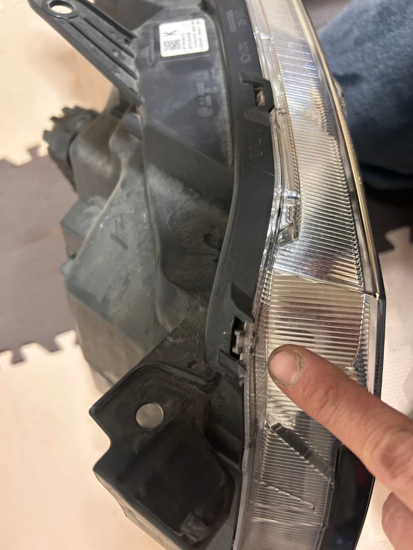 80ヴォクシー後期　左ヘッドライト