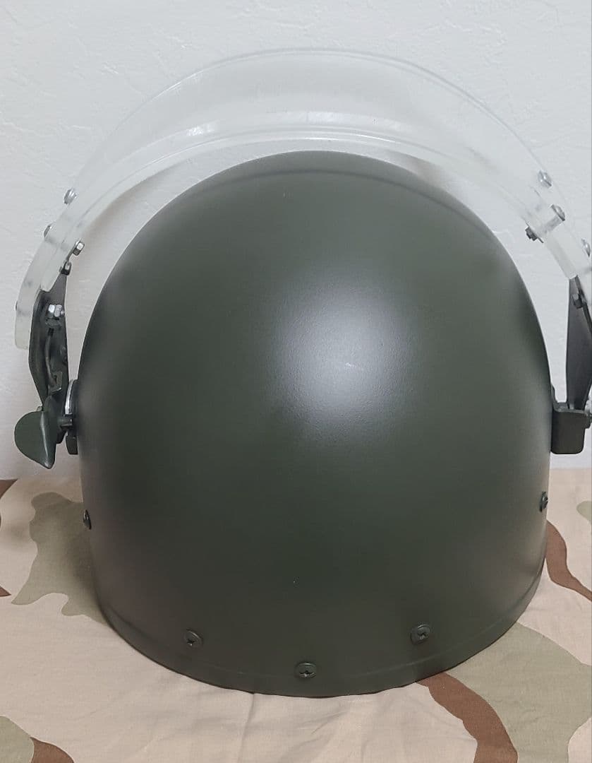 ロシア軍 Zsh1-2mヘルメット バイザー付き・オマケのコンニワッペン