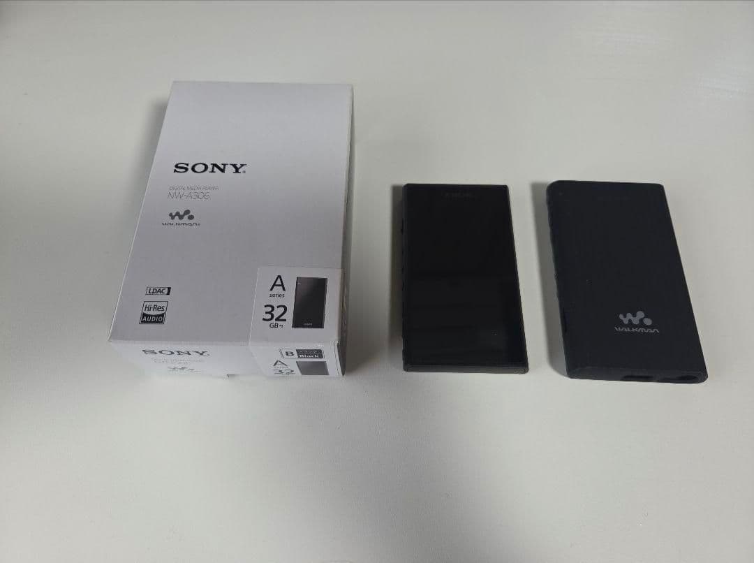 SONY NW-A306 32GB ブラック　純正シリコンケース（中古）付き