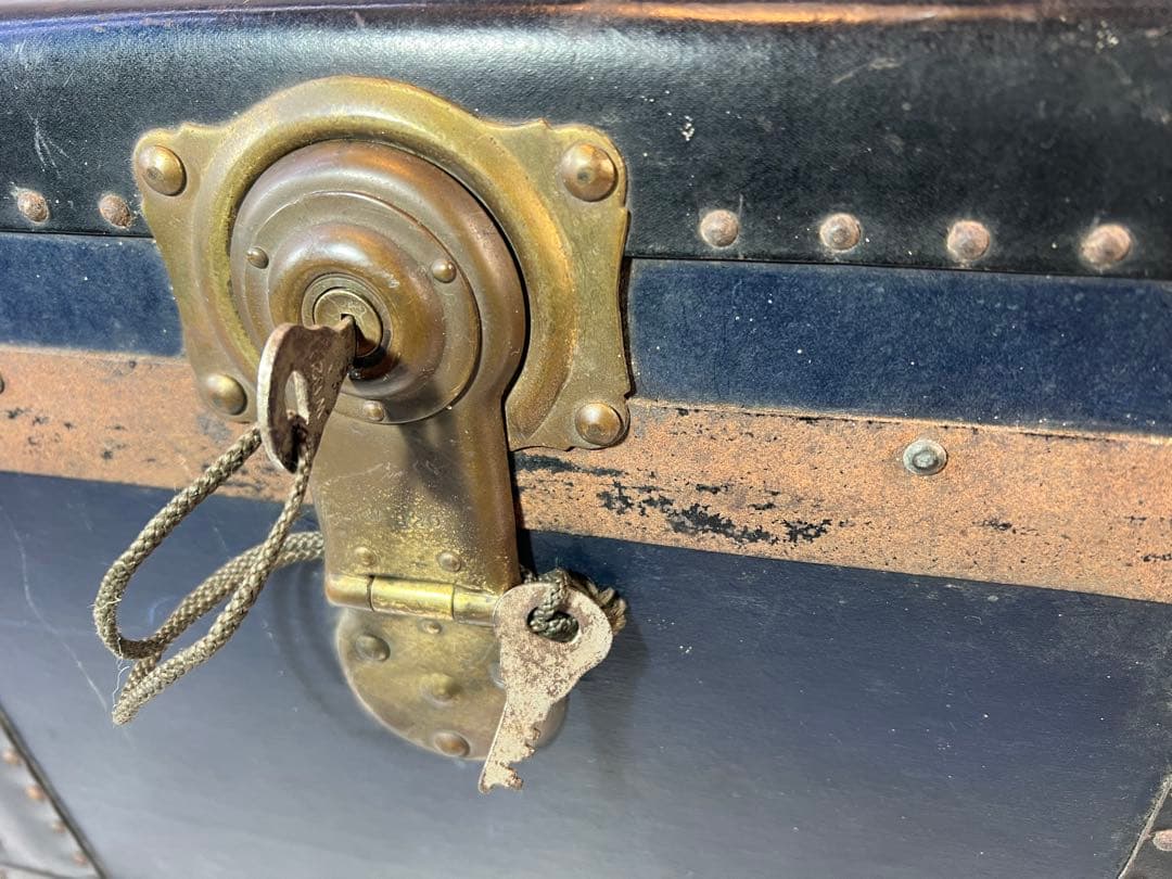 ネイビー 大型トランク 鍵付き