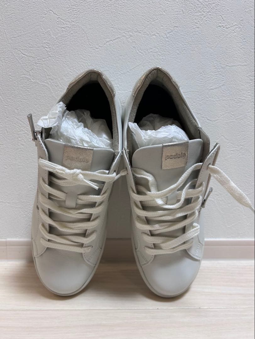 ノエル　ホワイト asics pedala スニーカー 23.5cm