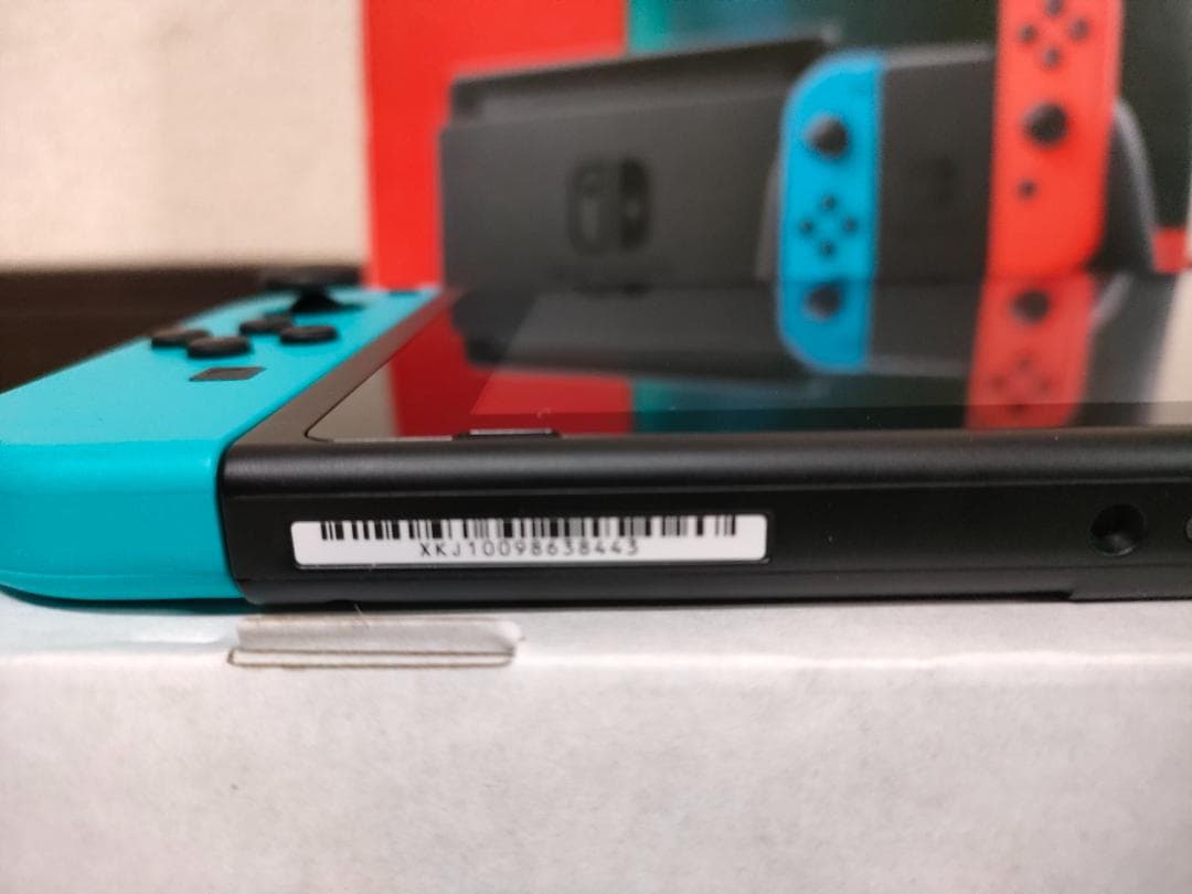 ほぼ未使用美品 任天堂 スイッチ本体 HAC-001バッテリー強化版 2022y