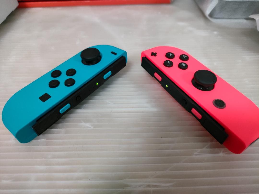 ほぼ未使用美品 任天堂 スイッチ本体 HAC-001バッテリー強化版 2022y