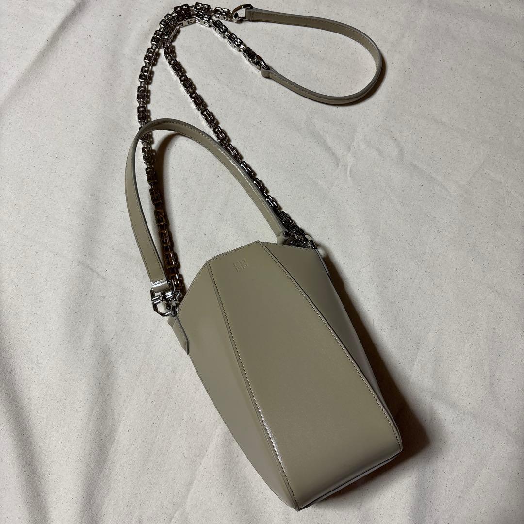 Givenchy ショルダーバッグ　アンティゴナ